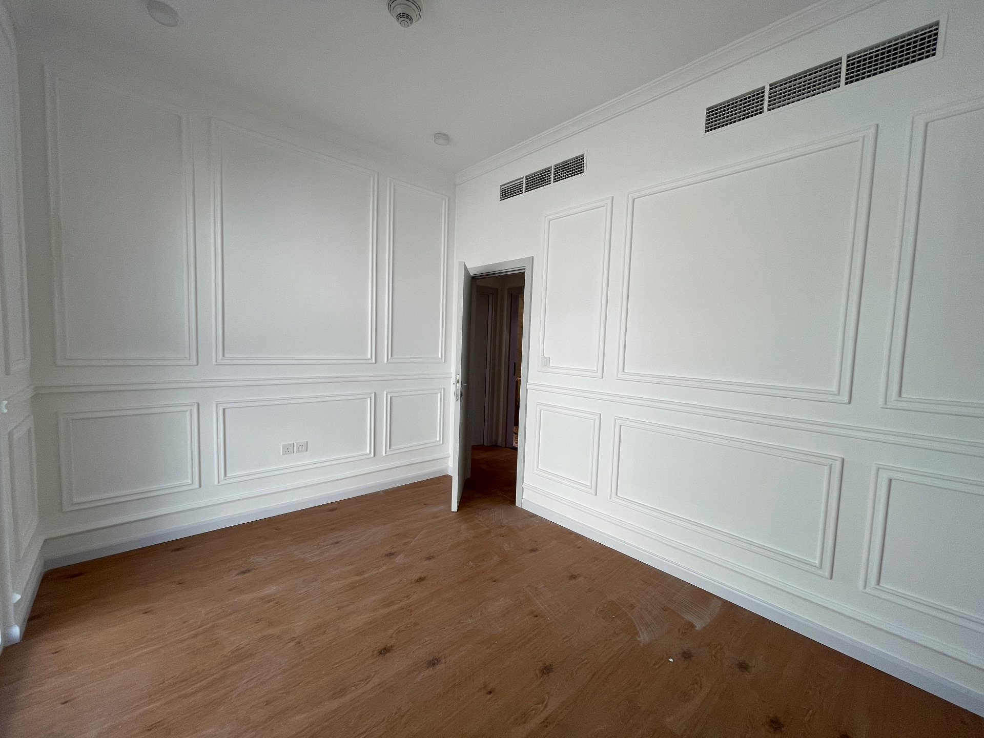 Classic wall panelling & crisp cornice detailing — residential renovation in the Netherlands by Ab & Zen Interior